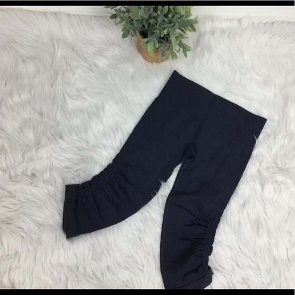 š„š„Lululemon High Rise Capris - Picture 2 of 7